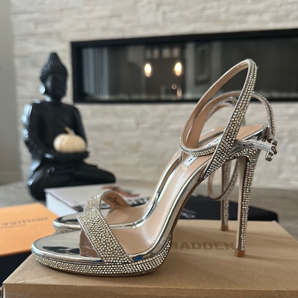 Steve Madden Silver Rhinestone Heels 8.5 - Picture 4 of 6